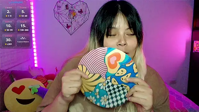 EllieMoonX online show from 21, 4, 2026