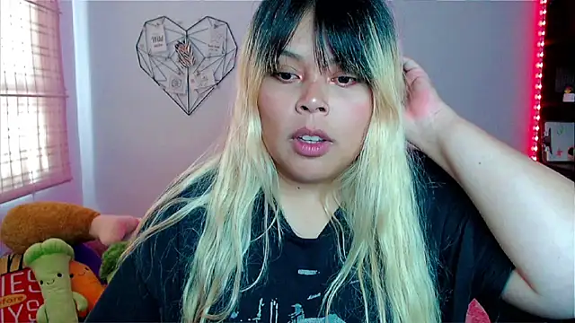 EllieMoonX online show from 15, 12, 2025