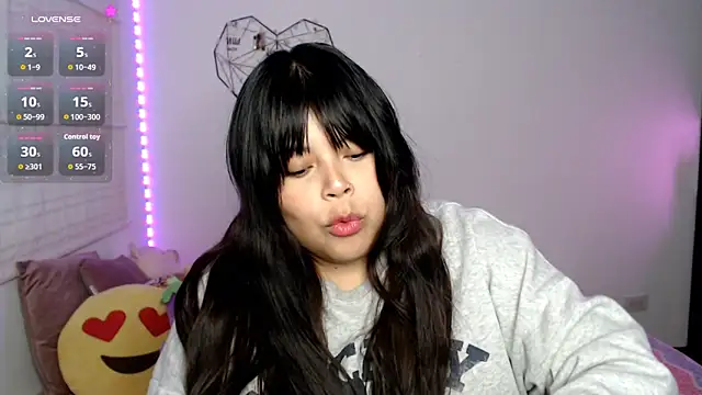 EllieMoonX online show from 17, 6, 2026