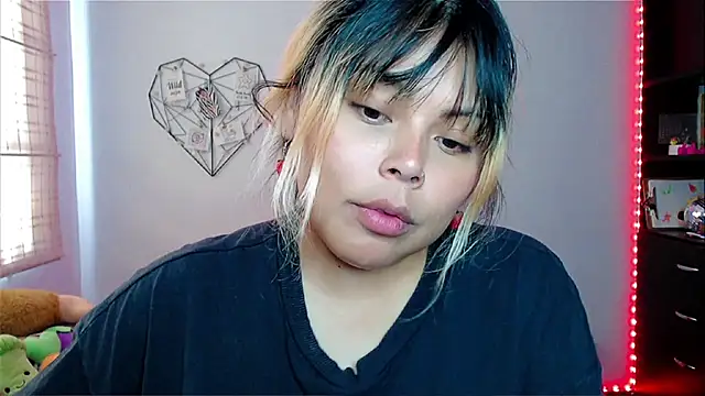 EllieMoonX online show from 1, 12, 2025