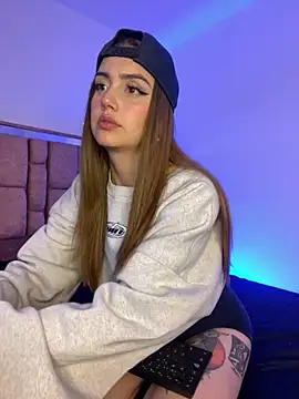 Lucy 699 online show from 28, 10, 2025