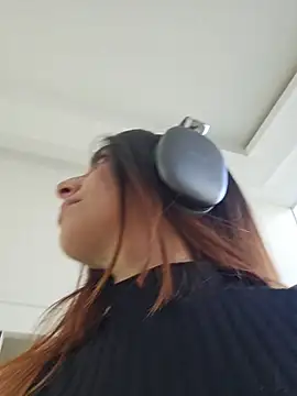 Meganthomson online show from 21, 11, 2025