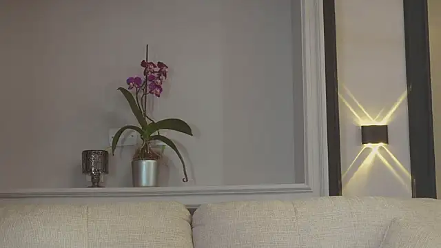 AbrilColls  online show from 3, 4, 2026