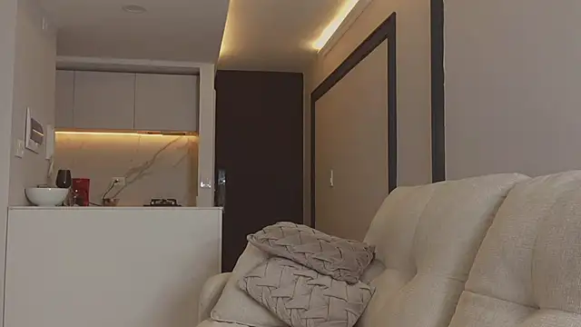 AbrilColls  online show from 6, 11, 2025