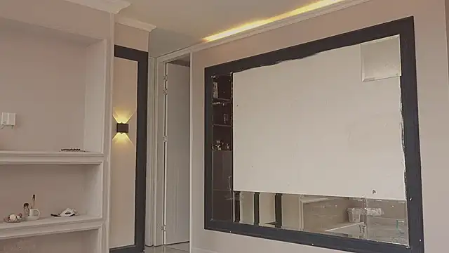 AbrilColls  online show from 26, 10, 2025