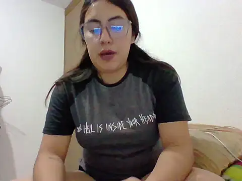 Snapshot of Mar_00c chatting on 26, 10, 2025 Mar 00c online show from 26, 10, 2025