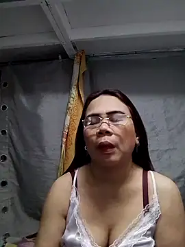 Snapshot of erma_joy chatting on 5, 5, 2026 erma joy online show from 5, 5, 2026