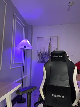 HoneyMollyX online show from 9, 4, 2026