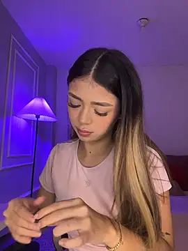 HoneyMollyX online show from 7, 4, 2026