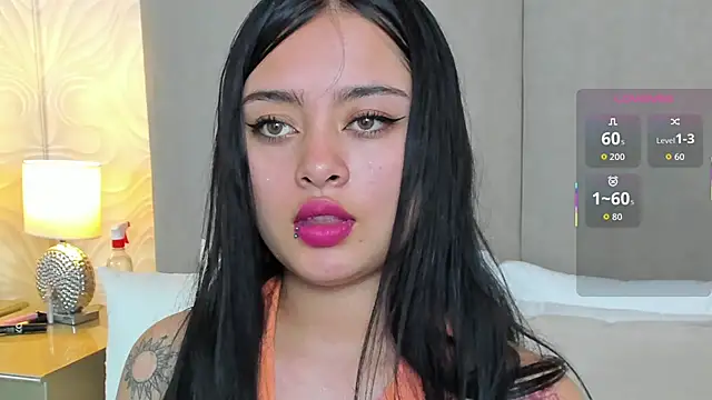 baby naomy online show from 24, 10, 2025