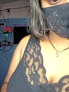 Snapshot of Sweet-Maddlina chatting on 27, 5, 2026 Sweet-Maddlina online show from 27, 5, 2026