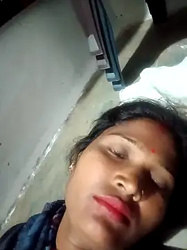 Hot hat online show from 17, 10, 2025