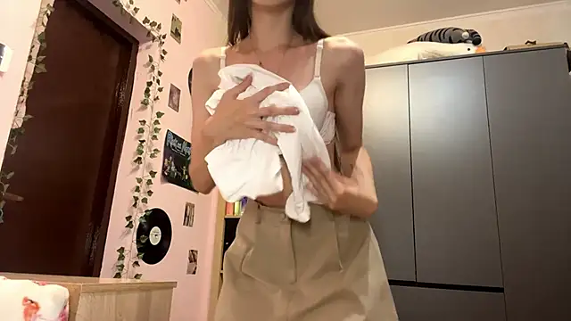 WildPeachh online show from 22, 4, 2026