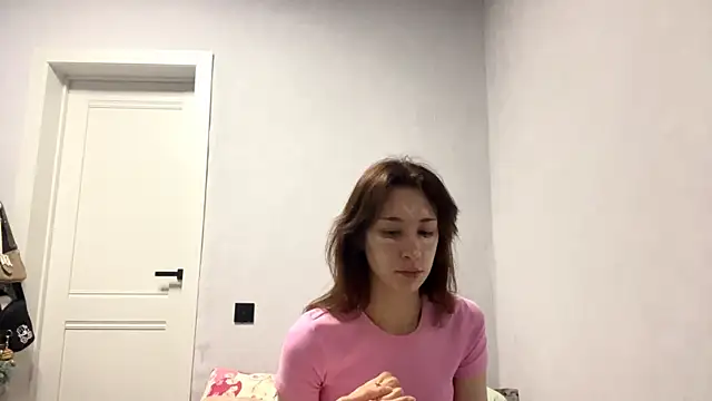 WildPeachh online show from 21, 10, 2025