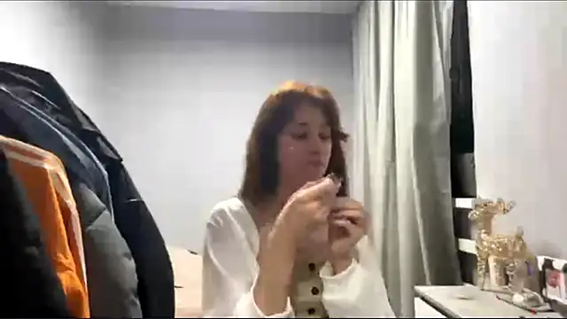 WildPeachh online show from 18, 11, 2025