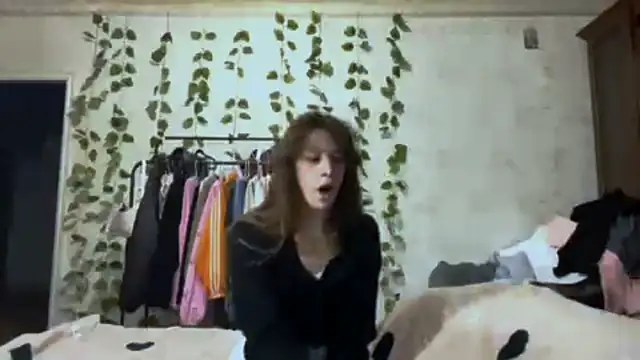 WildPeachh online show from 26, 11, 2025