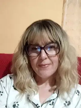 Snapshot of Amelialove42 chatting on 5, 6, 2026 Amelialove42 online show from 5, 6, 2026