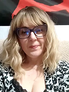 Amelialove42 online show from 17, 3, 2026