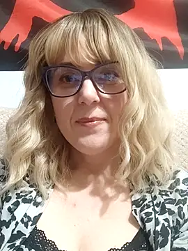 Amelialove42 online show from 14, 3, 2026