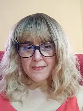 Snapshot of Amelialove42 chatting on 15, 5, 2026 Amelialove42 online show from 15, 5, 2026