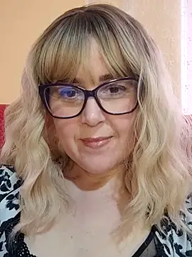 Snapshot of Amelialove42 chatting on 6, 5, 2026 Amelialove42 online show from 6, 5, 2026