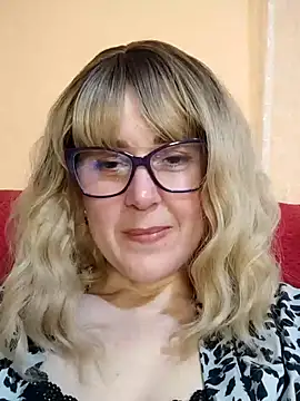 Snapshot of Amelialove42 chatting on 12, 5, 2026 Amelialove42 online show from 12, 5, 2026
