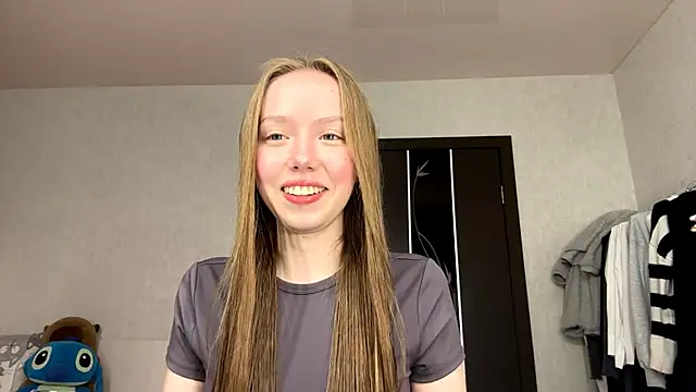 AntoniaMoravick online show from 27, 10, 2025