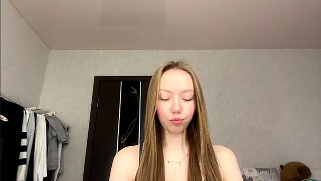 AntoniaMoravick online show from 9, 11, 2025