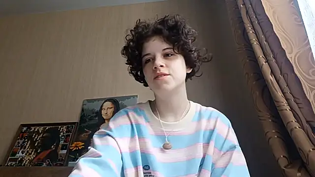 Snapshot of JesseniaHanney chatting on 17, 10, 2025 JesseniaHanney online show from 17, 10, 2025