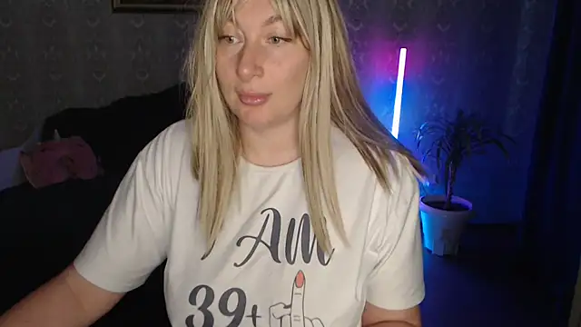 Yummy Gloria online show from 16, 11, 2025