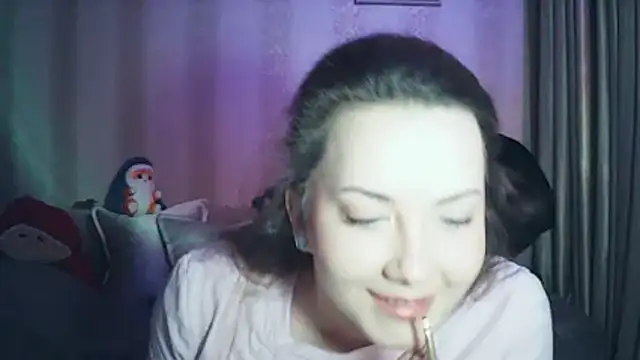 MoodieMira online show from 15, 4, 2026