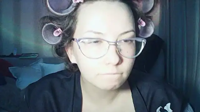 MoodieMira online show from 27, 3, 2026