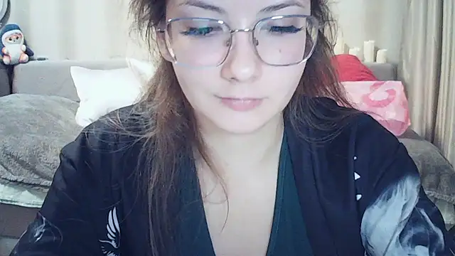 MoodieMira online show from 4, 3, 2026