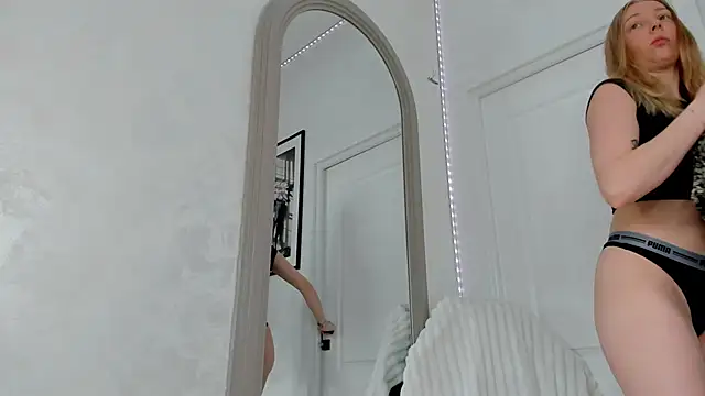 SundyRose online show from 11, 4, 2026