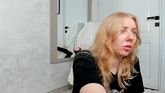 Snapshot of SundyRose chatting on 23, 5, 2026 SundyRose online show from 23, 5, 2026