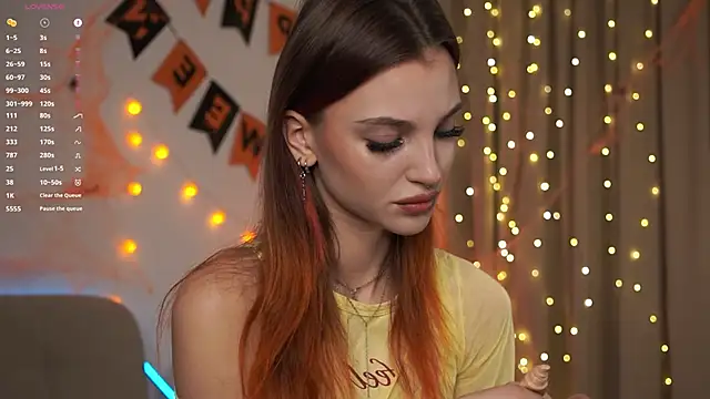 Snapshot of beckymadsons chatting on 4, 11, 2025 beckymadsons online show from 4, 11, 2025