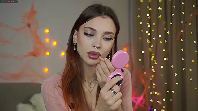 Snapshot of beckymadsons chatting on 27, 11, 2025 beckymadsons online show from 27, 11, 2025