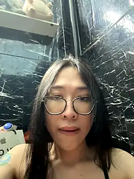 Snapshot of AnnieEma chatting on 9, 10, 2025 AnnieEma online show from 9, 10, 2025