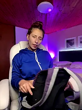 Im scarlett18 online show from 28, 10, 2025