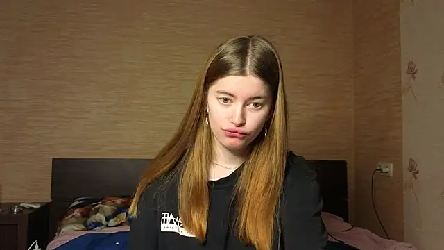 EmiliaCouple online show from 29, 6, 2026