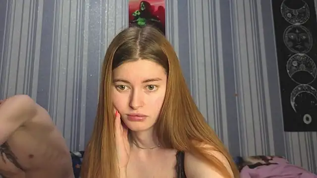 Snapshot of EmiliaCouple chatting on 3, 5, 2026 EmiliaCouple online show from 3, 5, 2026