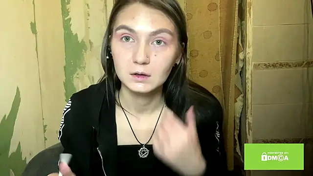 Snapshot of ArianeBhayani chatting on 11, 11, 2025 ArianeBhayani online show from 11, 11, 2025