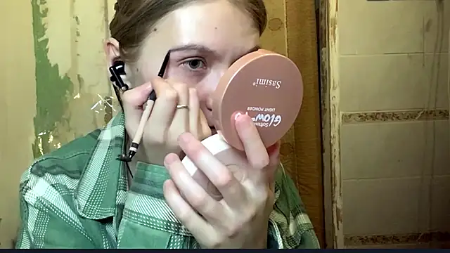 Snapshot of ArianeBhayani chatting on 24, 10, 2025 ArianeBhayani online show from 24, 10, 2025