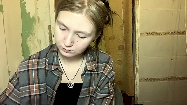 Snapshot of ArianeBhayani chatting on 4, 11, 2025 ArianeBhayani online show from 4, 11, 2025