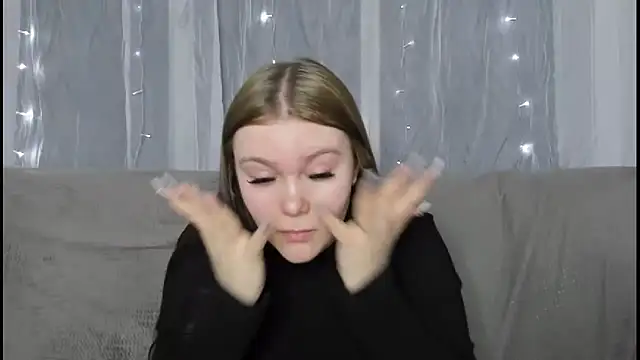 Musegirl online show from 17, 12, 2025