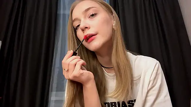 EvaPeace online show from 15, 10, 2025