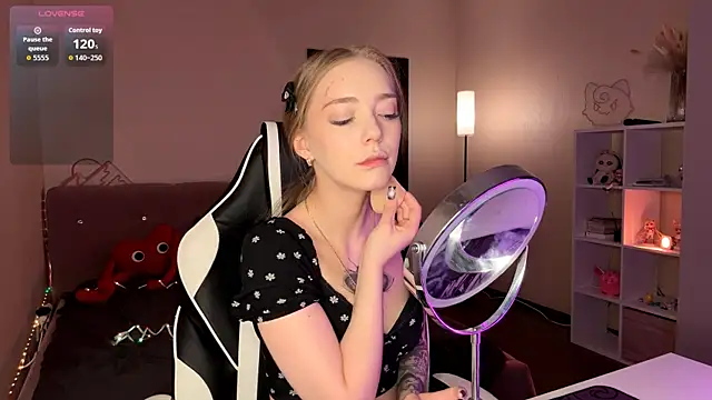 EvaPeace online show from 2, 4, 2026