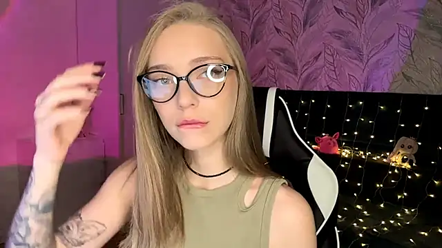 EvaPeace online show from 3, 12, 2025