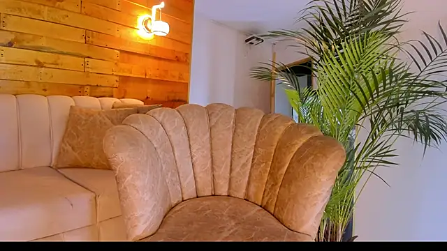 Snapshot of miss_brenda_ chatting on 25, 11, 2025 miss brenda online show from 25, 11, 2025