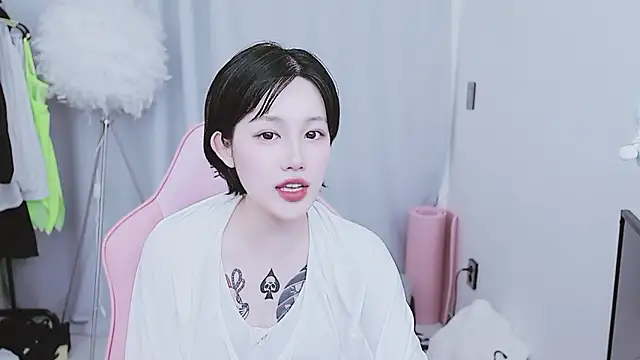 Snapshot of MISA_02 chatting on 29, 4, 2026 MISA 02 online show from 29, 4, 2026